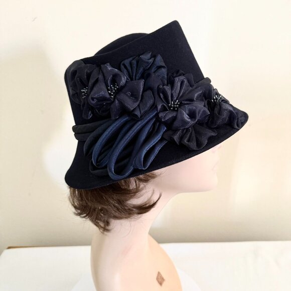 Isabelle Recanati Black Felt Hat with Sculpted Satin Flowers Dramatic Gothic Ele - Picture 6 of 16